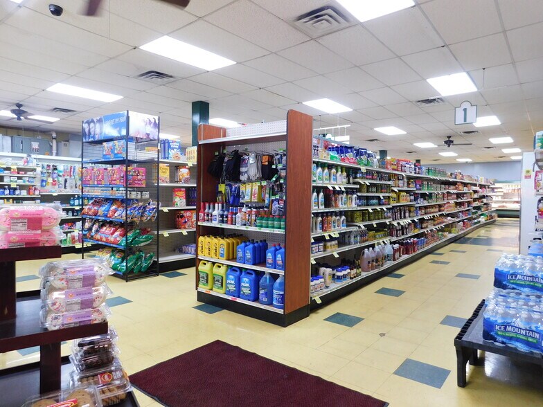 More Photos Of 116 E Rochester St, Akron Freestanding For Sale