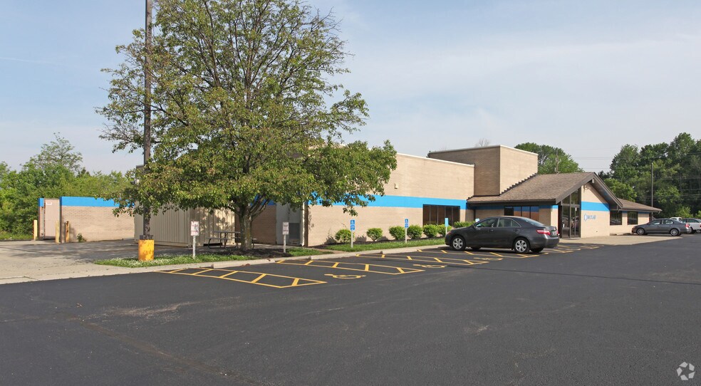 More Photos Of 665 Ohio Pike, Cincinnati Freestanding For Sale