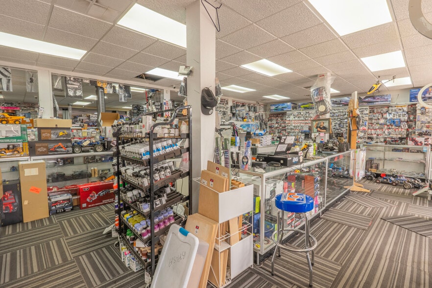 More Photos Of 1012 McBride Ave, Woodland Park Freestanding For Sale