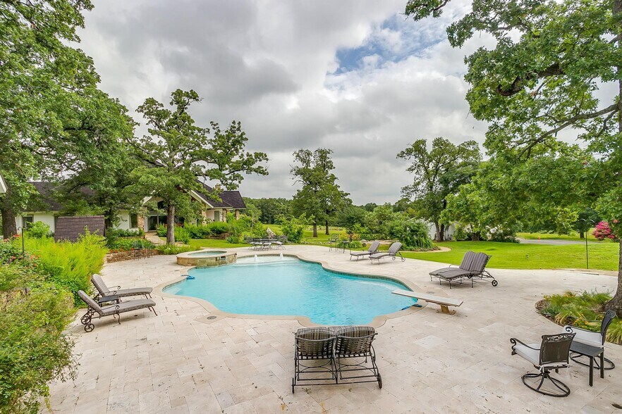 More Photos Of 4301 County Road 707, Cleburne Lodge Meeting Hall For Sale