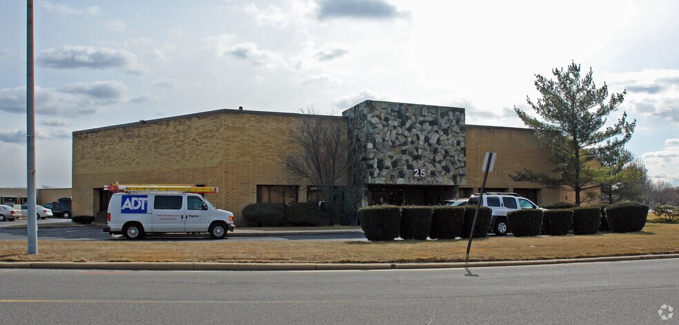 Primary Photo Of 25 Austin Blvd, Commack Warehouse For Lease