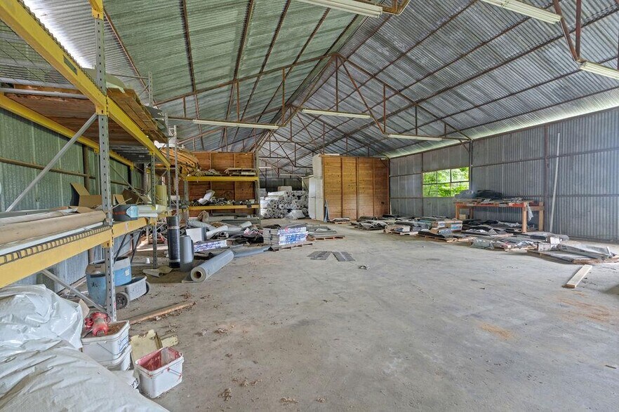More Photos Of 2524 US Highway 96 N, Center Warehouse For Sale