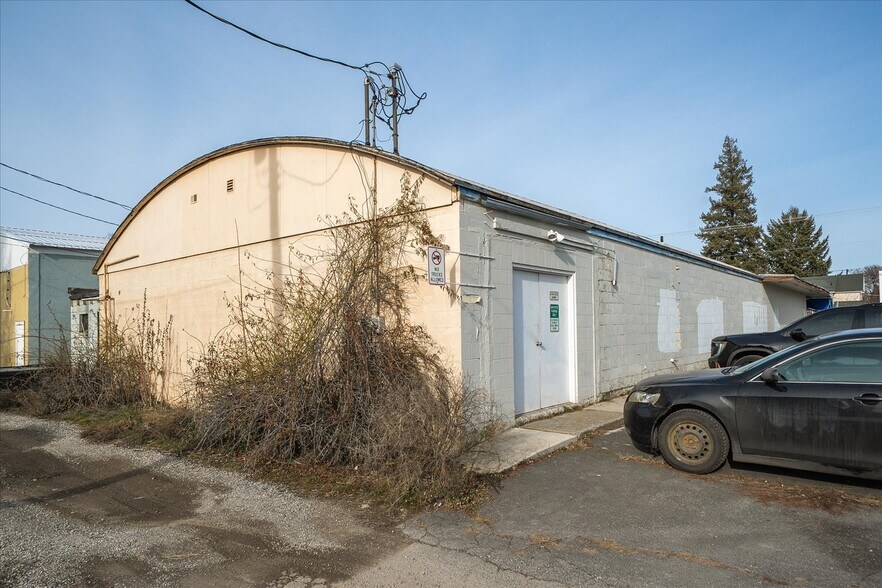 More Photos Of 120-124 E Crawford St, Deer Park Freestanding For Sale