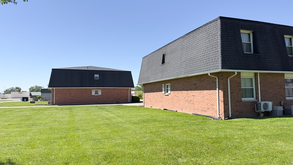 More Photos Of 2 Michael St, Streator Apartments For Sale
