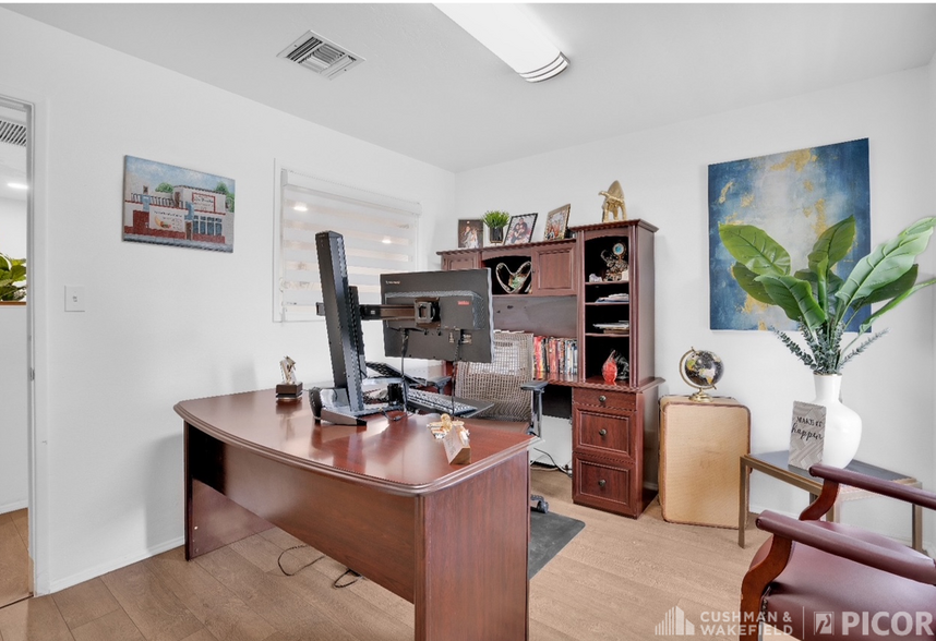 More Photos Of 3795 N Oracle Rd, Tucson Office For Sale