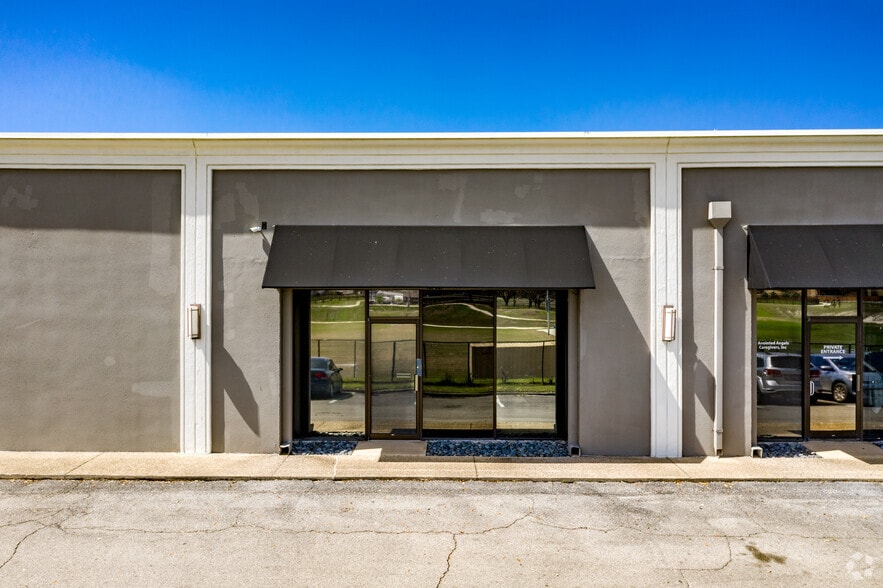 More Photos Of 3700 Fredericksburg Rd, San Antonio General Retail For Lease