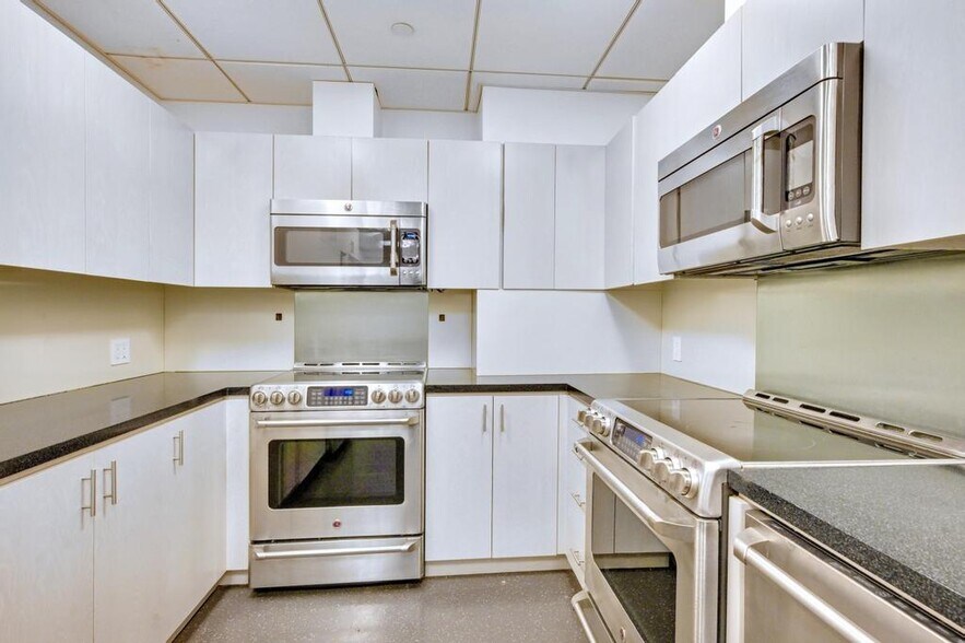 More Photos Of 125 Maiden Ln, New York Medical For Sale