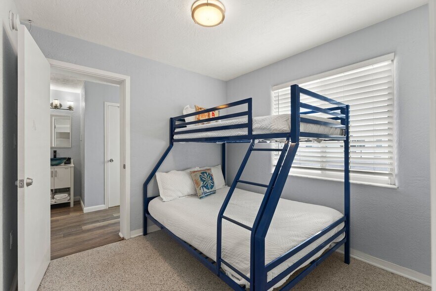 More Photos Of 1708 S Atlantic Ave, New Smyrna Beach Hotel For Sale