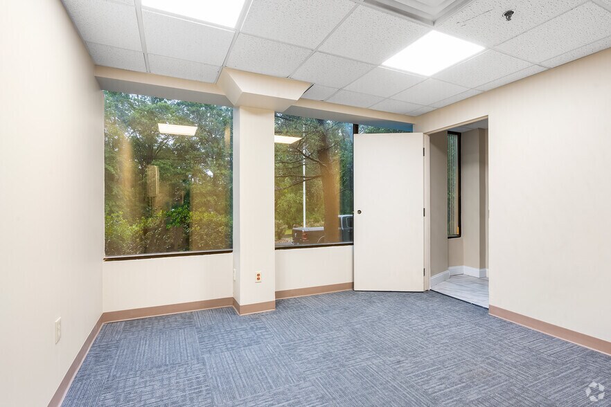 More Photos Of 609 W Johnson Ave, Cheshire Medical For Lease