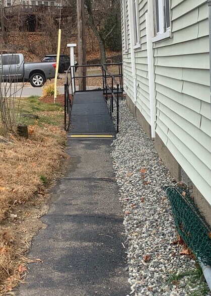 More Photos Of 72 W Broadway, Derry Medical For Sale