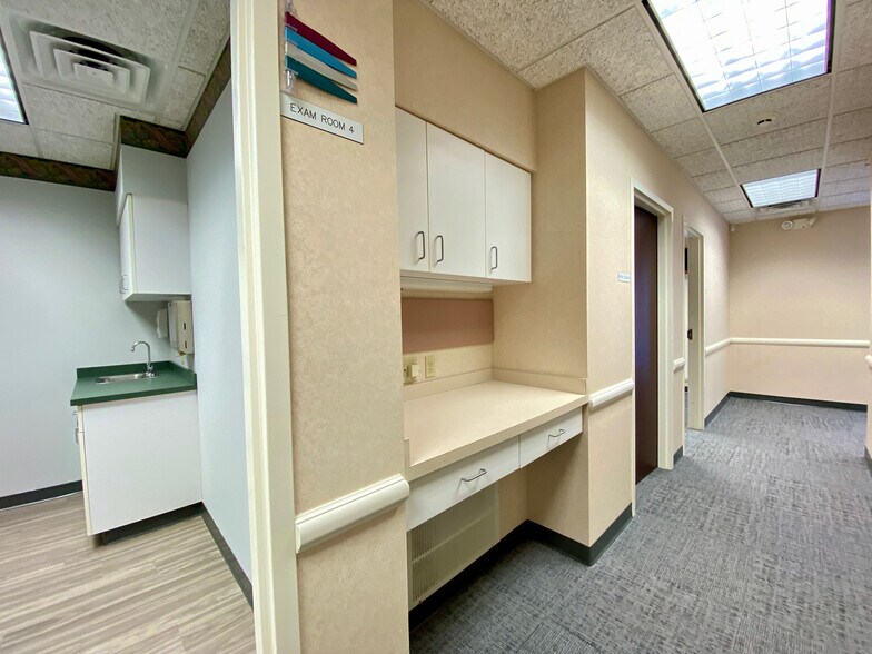 More Photos Of 1107 Statesville Blvd, Salisbury Medical For Lease