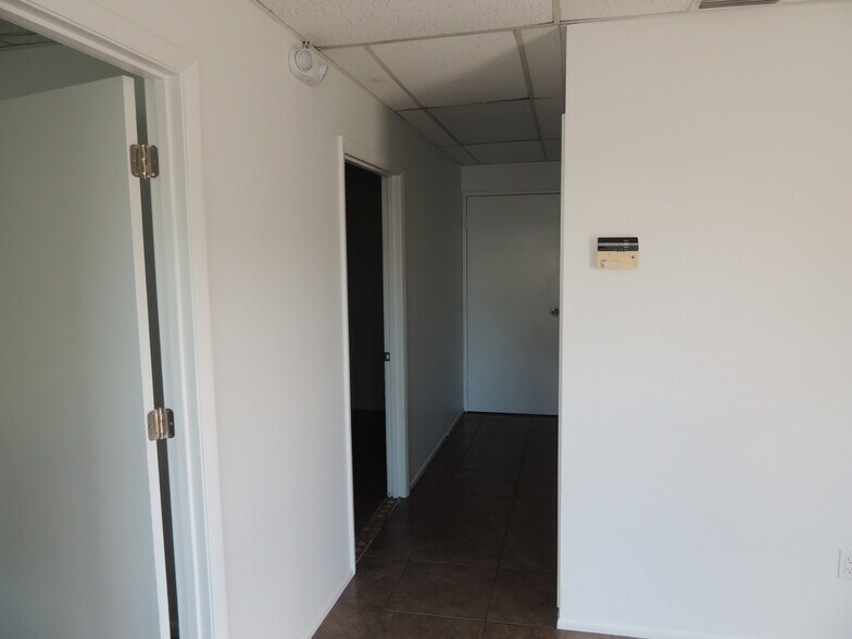 More Photos Of 2311 Whitfield Industrial Way, Sarasota Warehouse For Sale