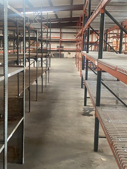 More Photos Of 489 Southgate Rd, Dothan Warehouse For Lease