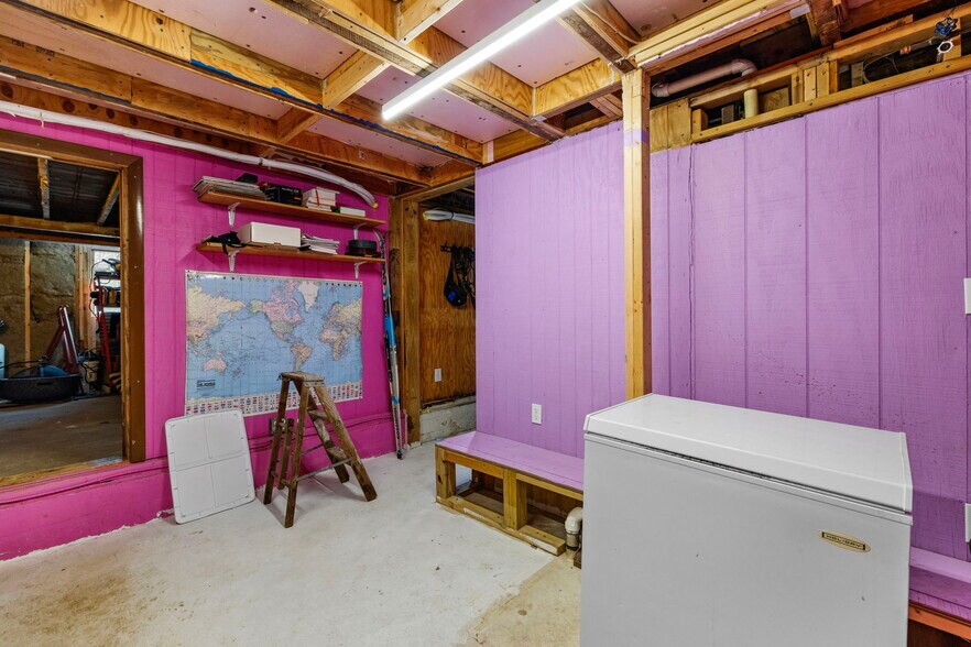 More Photos Of 180 Main St, North Woodstock Hotel For Sale