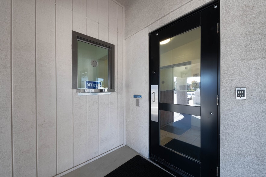 More Photos Of 6 S Wood St, Salinas Hotel For Sale