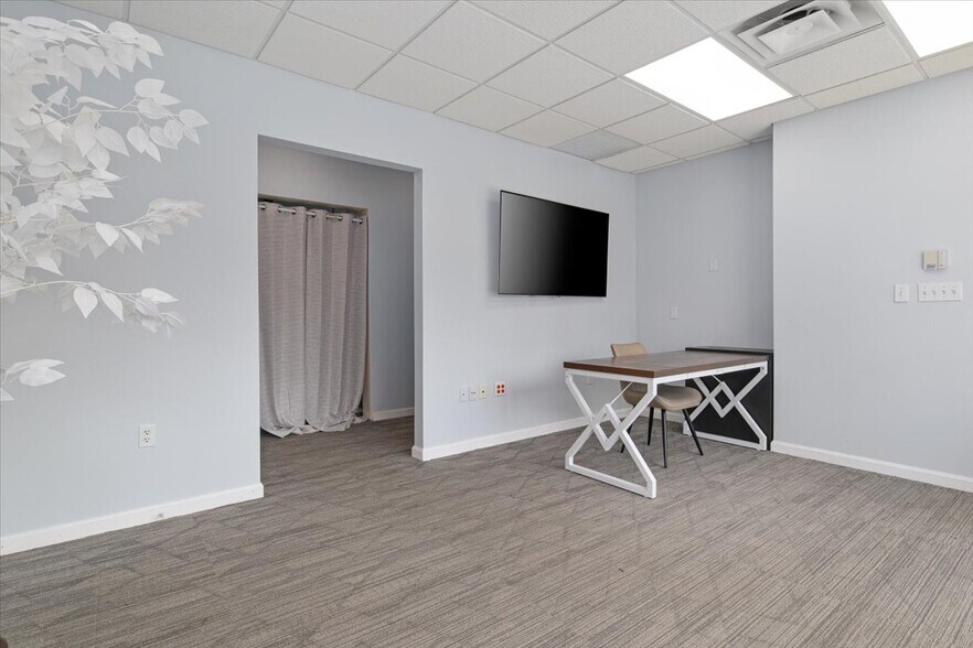 More Photos Of 384 Washington St, Westwood Freestanding For Lease