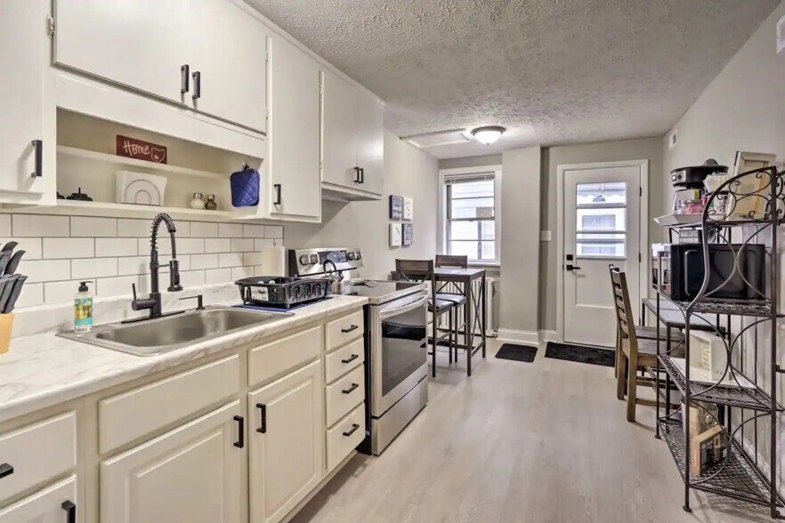 More Photos Of 16-20 W Park St, Westerville Apartments For Sale