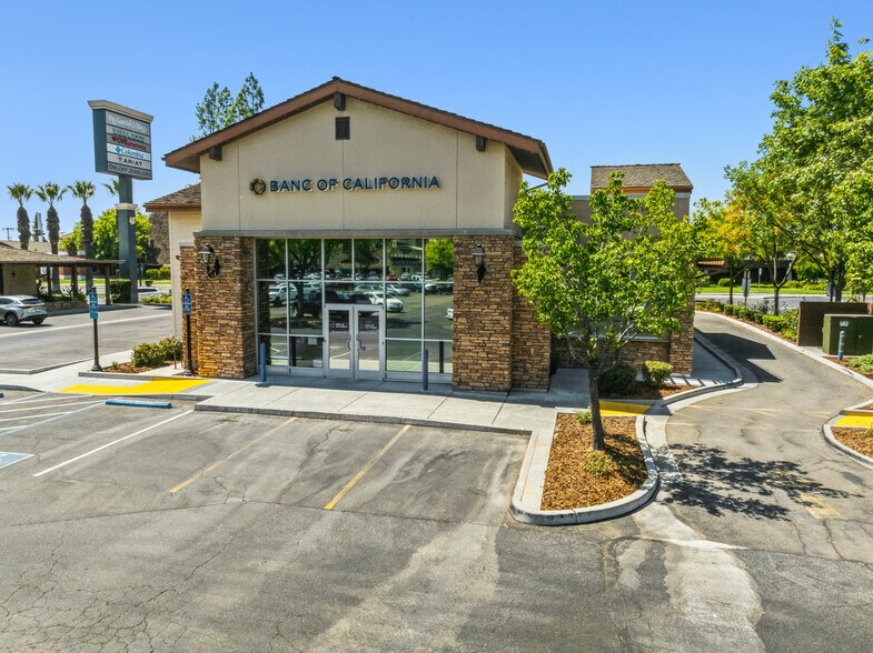 More Photos Of 5126 N Palm Ave, Fresno Bank For Sale
