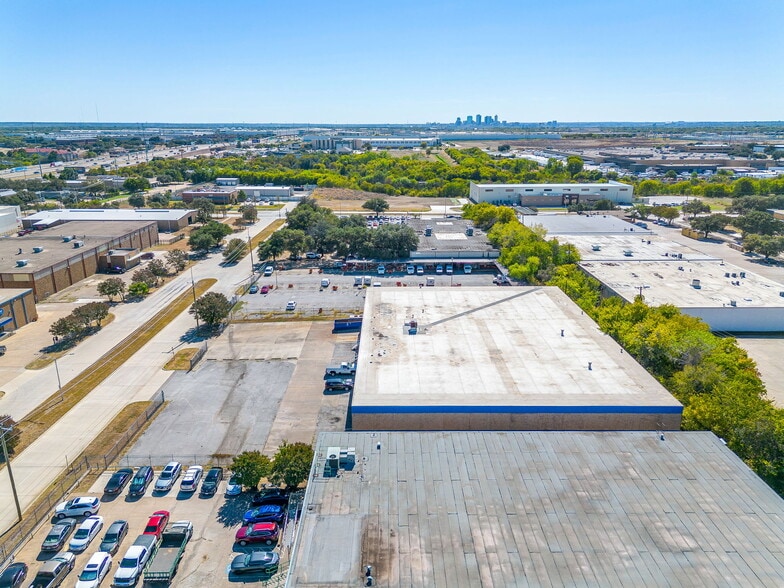 More Photos Of 4929 Northeast Pky, Fort Worth Distribution For Lease