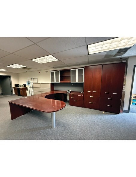 More Photos Of 400 W Cummings Park, Woburn Office For Lease
