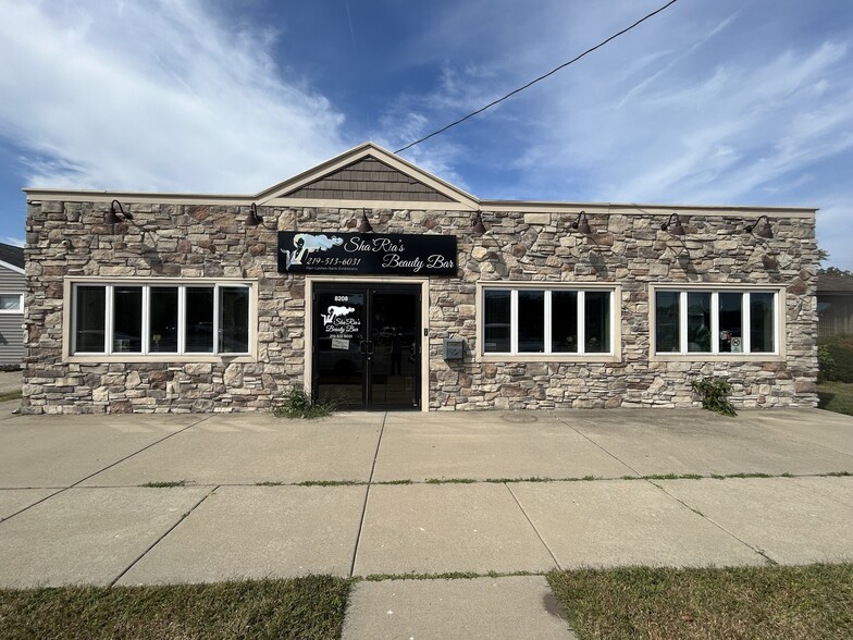 Primary Photo Of 8208 Kennedy Ave, Highland Storefront For Sale