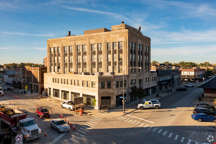 Primary Photo Of 6804 W Windsor Ave, Berwyn Office For Lease