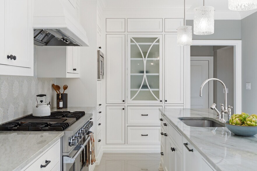 More Photos Of 1810 W 35th St, Austin Specialty For Sale