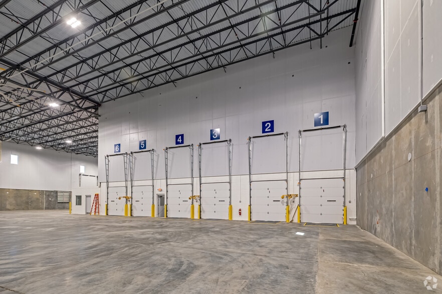 More Photos Of 7 Hook Rd, Bayonne Warehouse For Lease