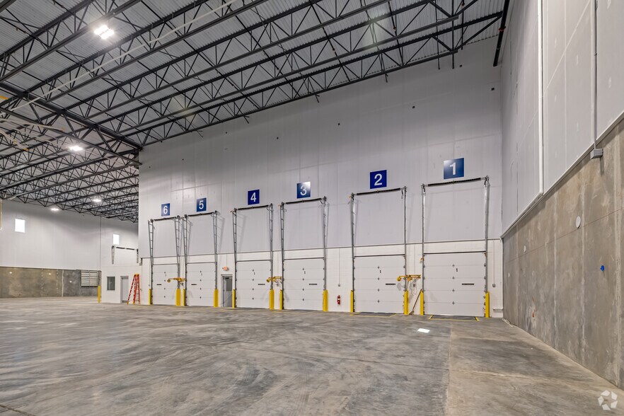 More Photos Of 7 Hook Rd, Bayonne Warehouse For Lease