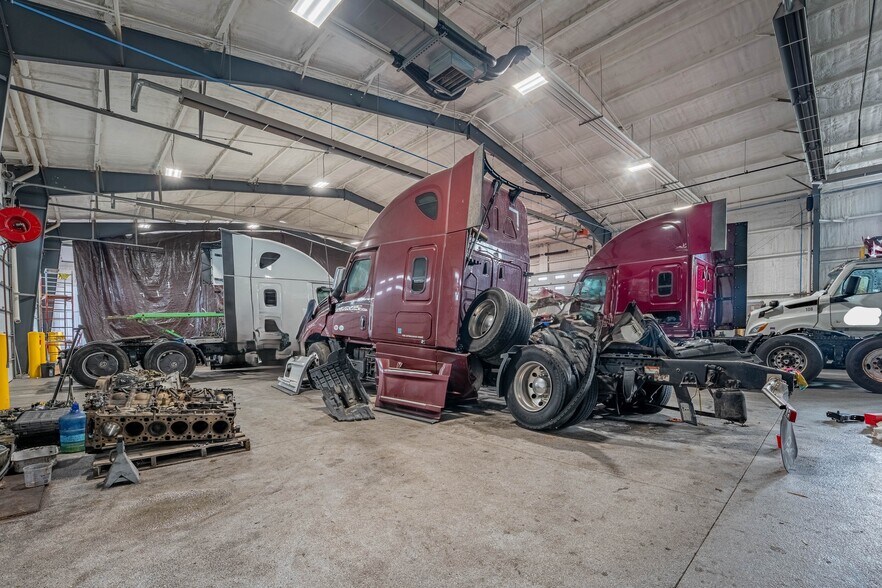 More Photos Of 14742 IL RT 64, Rochelle Warehouse For Sale