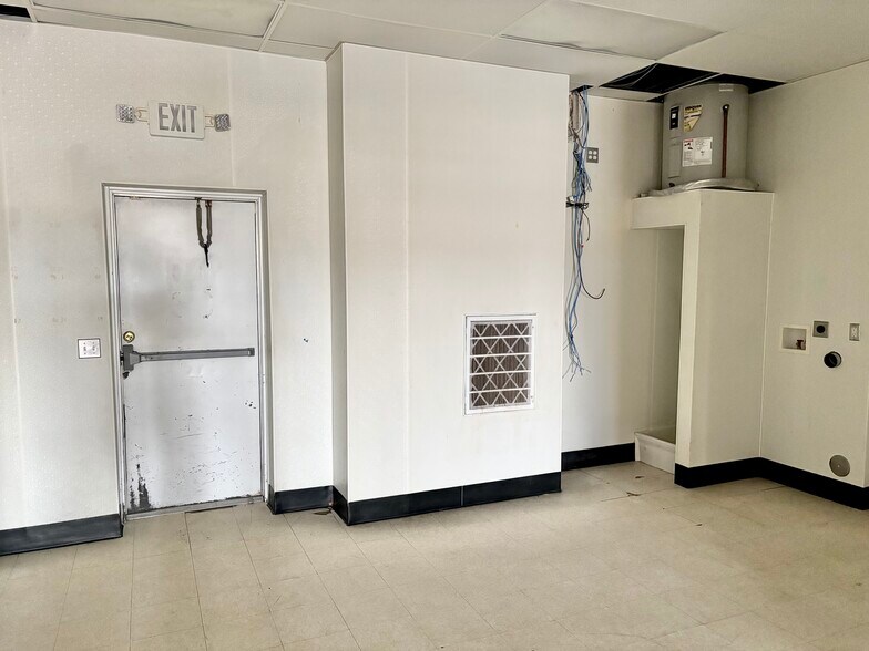 More Photos Of 5200-5220 Northland Dr NE, Grand Rapids Freestanding For Lease