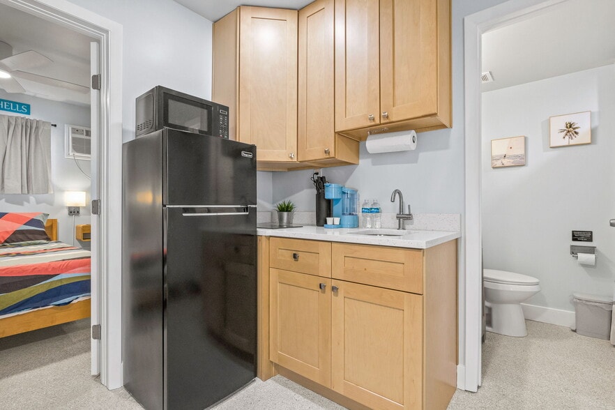 More Photos Of 12100 Gulf Blvd, Treasure Island Hotel For Sale