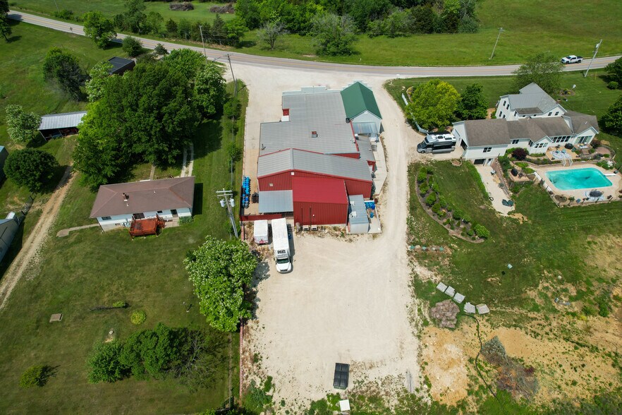 More Photos Of 4634 Highway 185, New Haven Freestanding For Sale