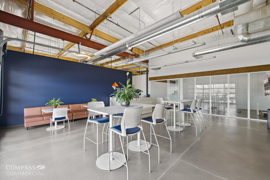 More Photos Of 1001 SW Emkay Dr, Bend Office For Sale