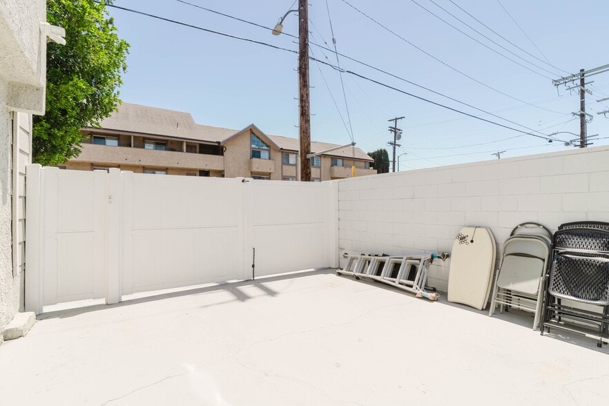 More Photos Of 4405 Ventura Canyon Ave, Sherman Oaks Apartments For Sale