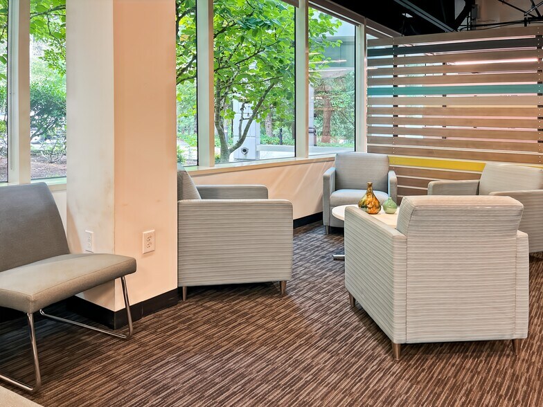 More Photos Of 2018 156th Ave NE, Bellevue Coworking Space