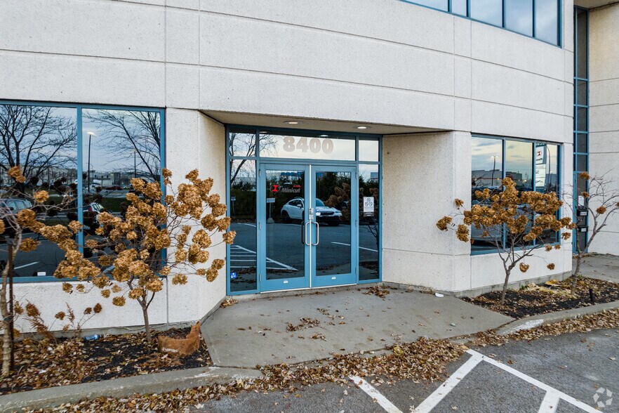 More Photos Of 8240 Ch Du Golf, Montréal Flex For Lease
