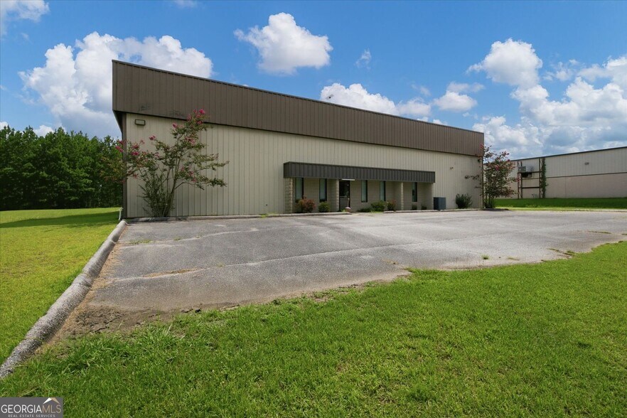 More Photos Of 524 Golf Course Rd, Tallapoosa Warehouse For Lease