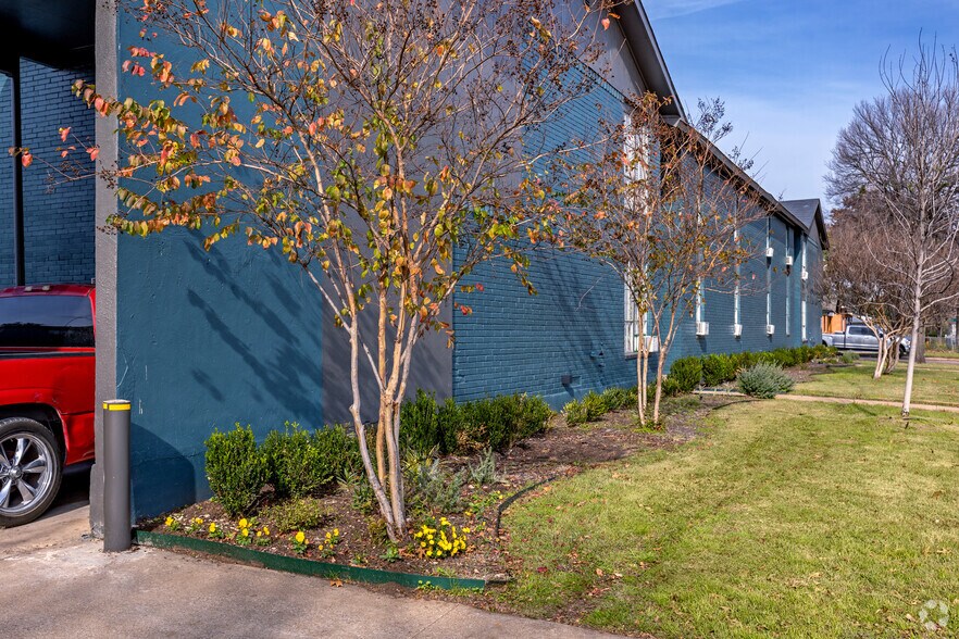 More Photos Of 2211 S Vernon Ave, Dallas Apartments For Sale
