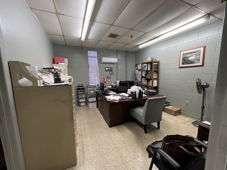 More Photos Of 152 Iodent Way, Elizabethton Warehouse For Lease