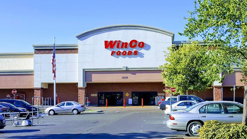 More Photos Of 3927 W Caldwell Ave, Visalia Freestanding For Lease