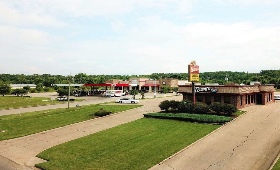 More Photos Of 3302 N Washington St, Forrest City Fast Food For Lease