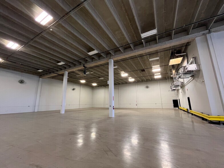 More Photos Of 7045 NW 46th St, Miami Warehouse For Lease