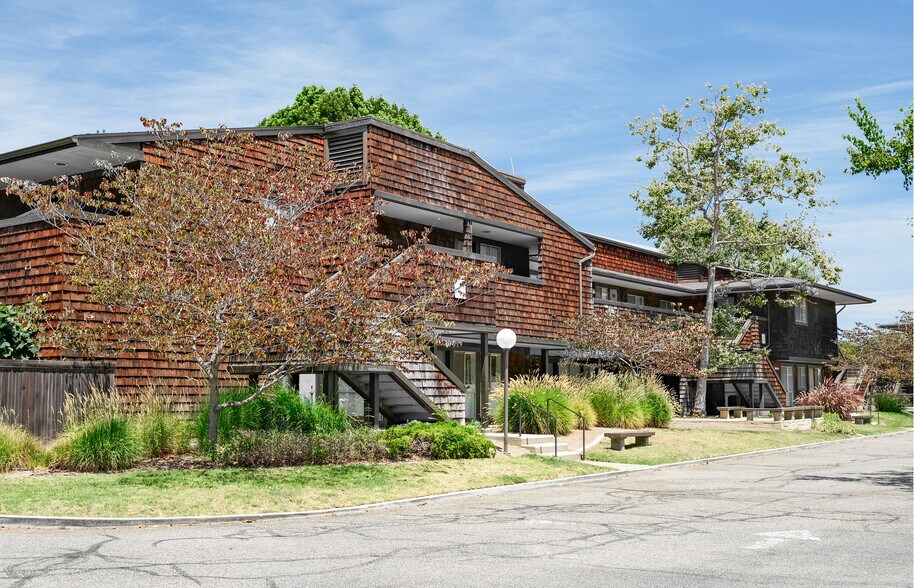More Photos Of 122 S Patterson Ave, Santa Barbara Office For Sale