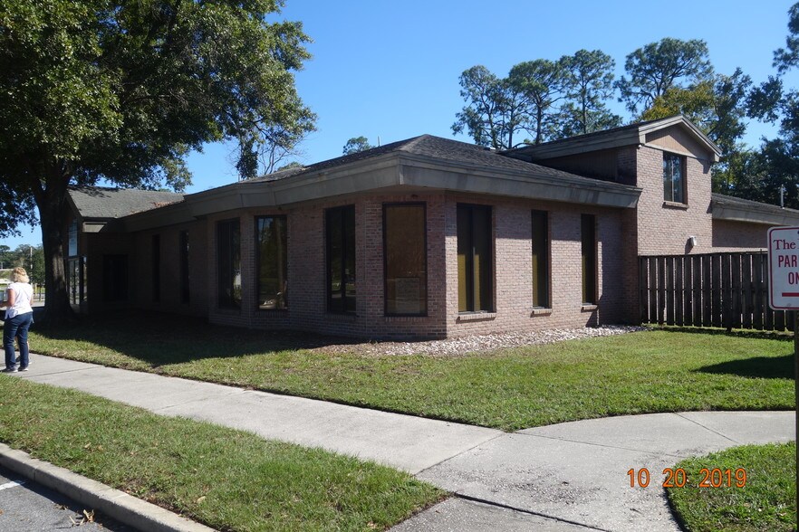 More Photos Of 502 Wells Rd, Orange Park General Retail For Sale