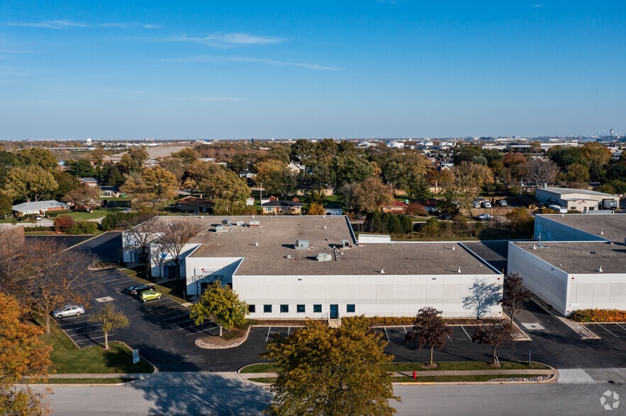 More Photos Of 901-951 Cambridge Dr, Elk Grove Village Warehouse For Lease