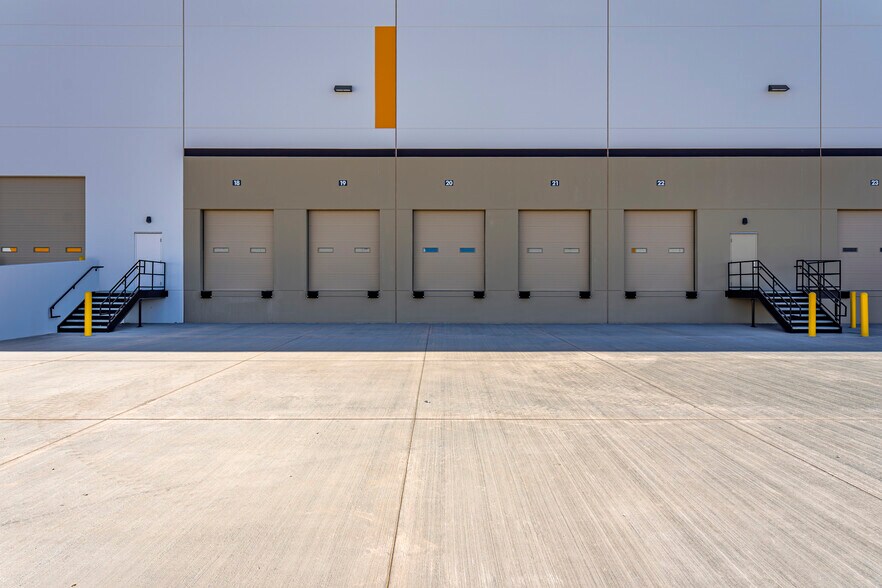 More Photos Of SEC Ellsworth Road & Pecos Rd, Mesa Warehouse For Lease