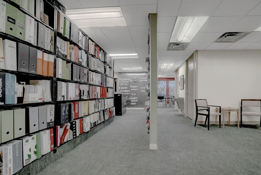 More Photos Of 240 E Sunset Rd, El Paso Office For Lease