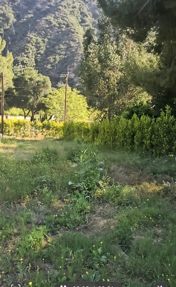 More Photos Of 20,000sq/ft Land for Lease w/water & electricity, Tujunga Land For Lease
