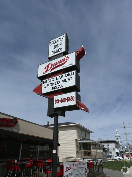 More Photos Of 2370 Laurier St, Clarence-Rockland Restaurant For Sale